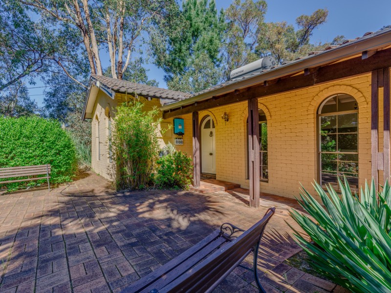 108 Mundaring Weir Road, Kalamunda WA 6076