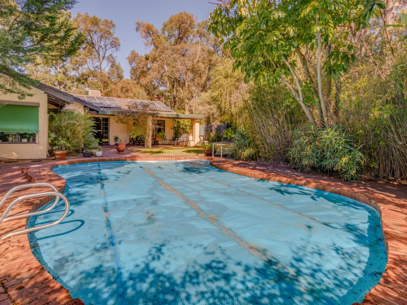 108 Mundaring Weir Road, Kalamunda WA 6076