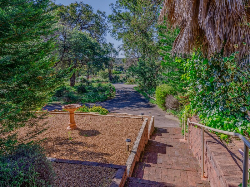 108 Mundaring Weir Road, Kalamunda WA 6076