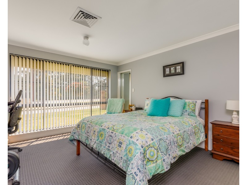 16 Longstaff Loop, Southern River WA 6110