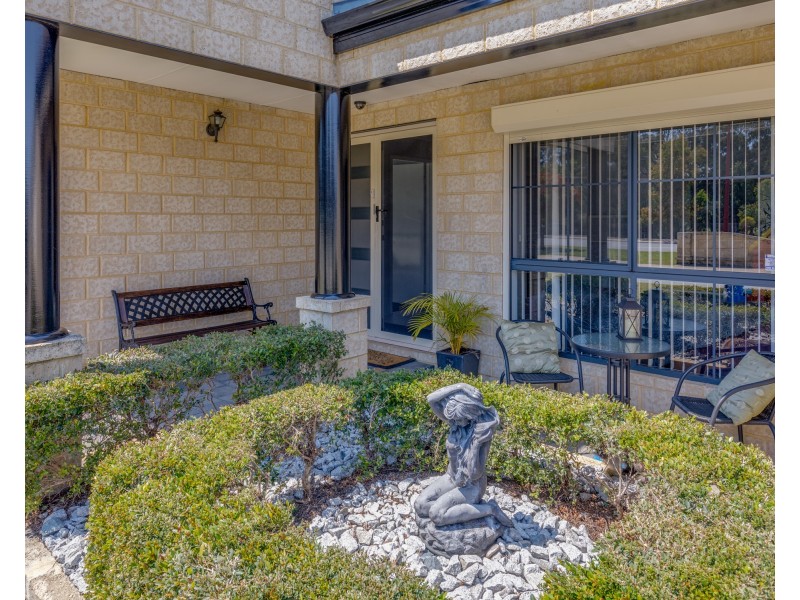 16 Longstaff Loop, Southern River WA 6110