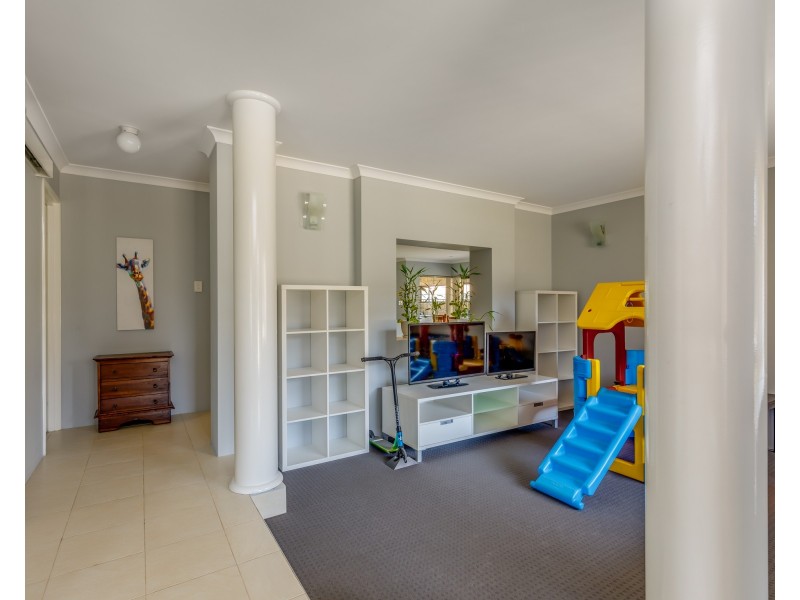 16 Longstaff Loop, Southern River WA 6110