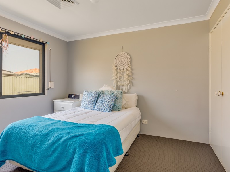 16 Longstaff Loop, Southern River WA 6110