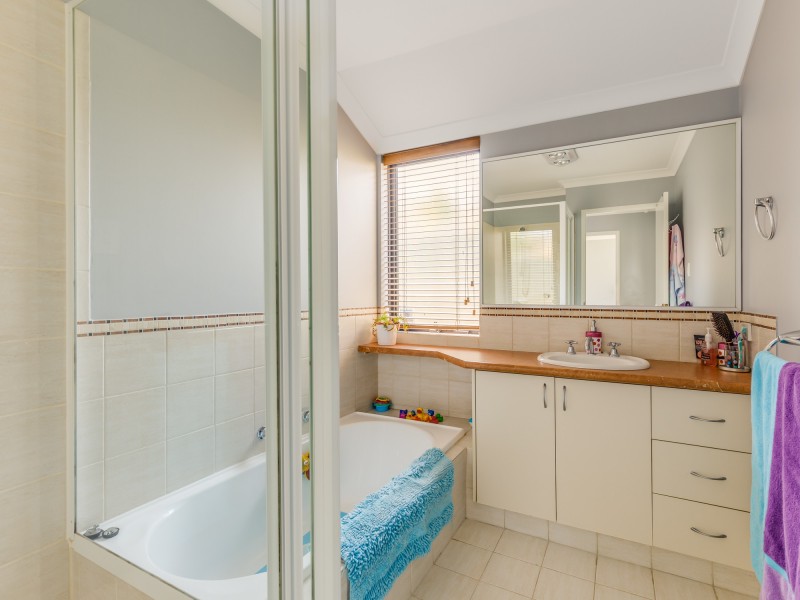 16 Longstaff Loop, Southern River WA 6110