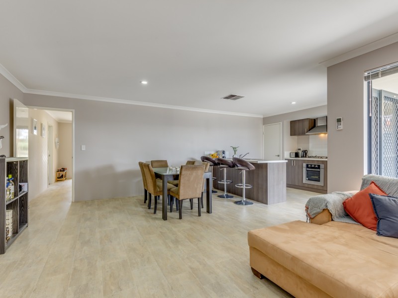 8 Catani Way, Hilbert WA 6112