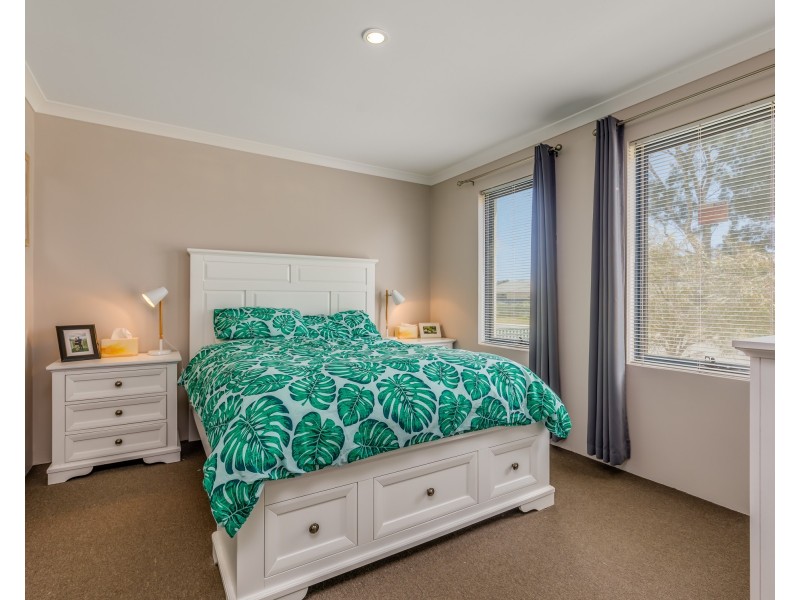8 Catani Way, Hilbert WA 6112