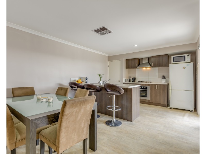 8 Catani Way, Hilbert WA 6112