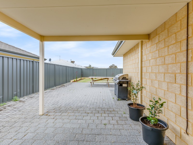 8 Catani Way, Hilbert WA 6112