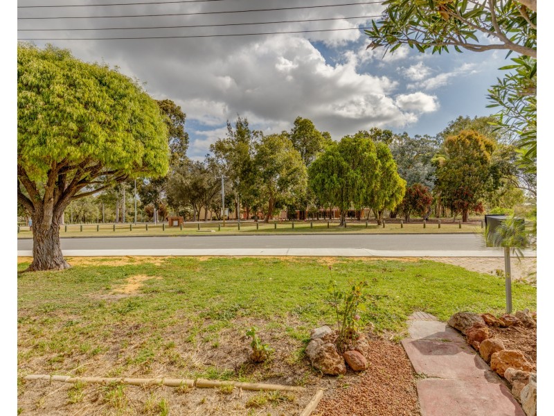 13 Baron Way, Gosnells WA 6110