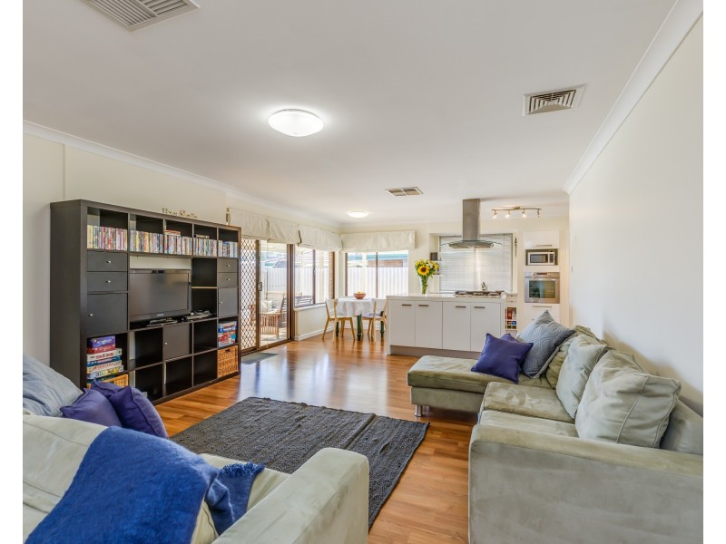 9 Daxter Street, Thornlie WA 6108