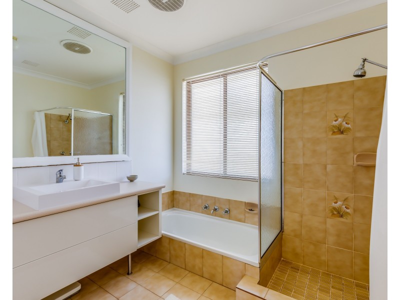 9 Daxter Street, Thornlie WA 6108