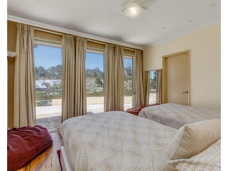 85 Gibbs Road, Atwell WA 6164