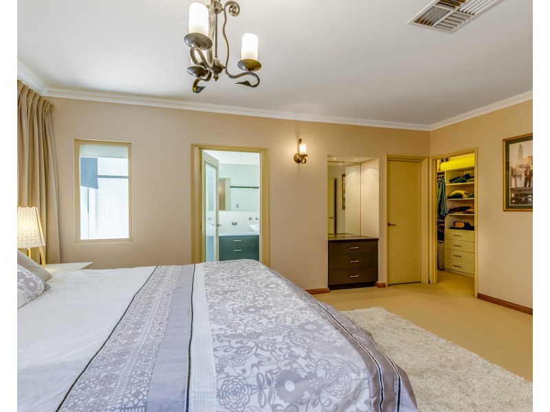 85 Gibbs Road, Atwell WA 6164