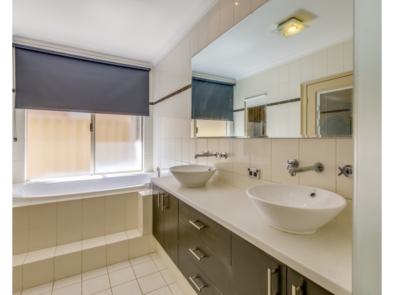 85 Gibbs Road, Atwell WA 6164