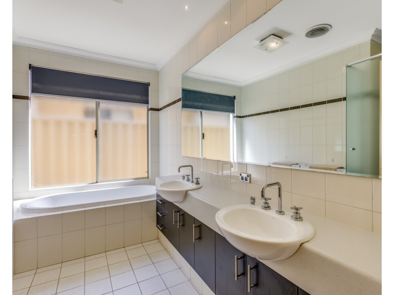 85 Gibbs Road, Atwell WA 6164