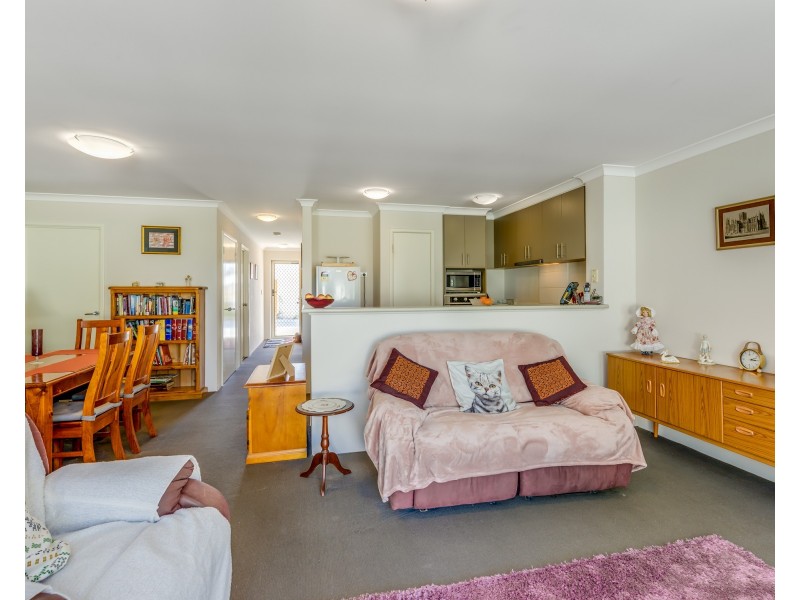 19/4 Jacana Parade, Ballajura WA 6066