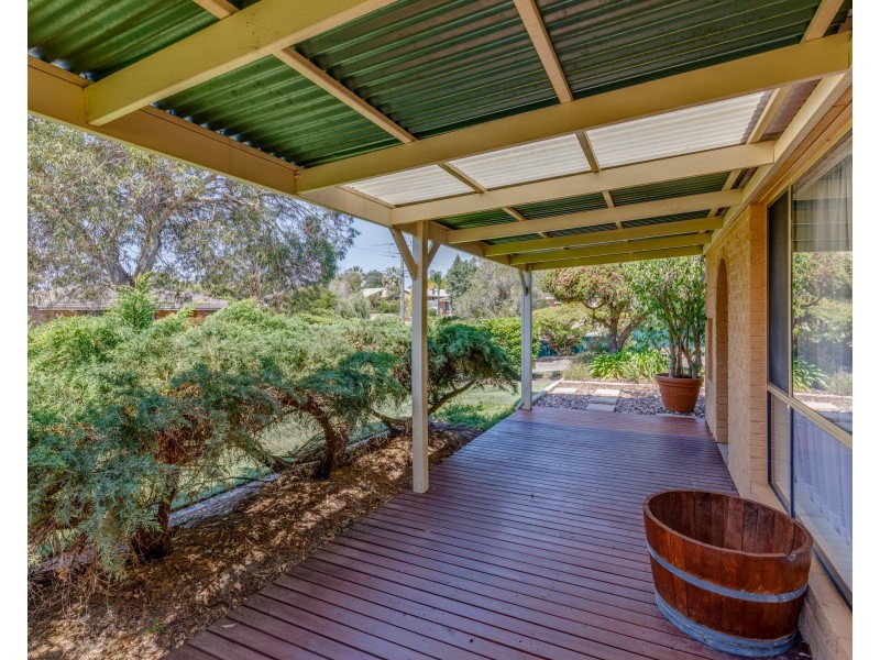 29 McNamara Drive, Thornlie WA 6108