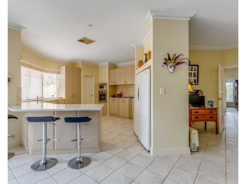 4 Baychester Circle, Canning Vale WA 6155
