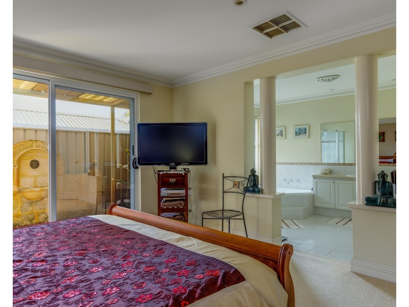 4 Baychester Circle, Canning Vale WA 6155