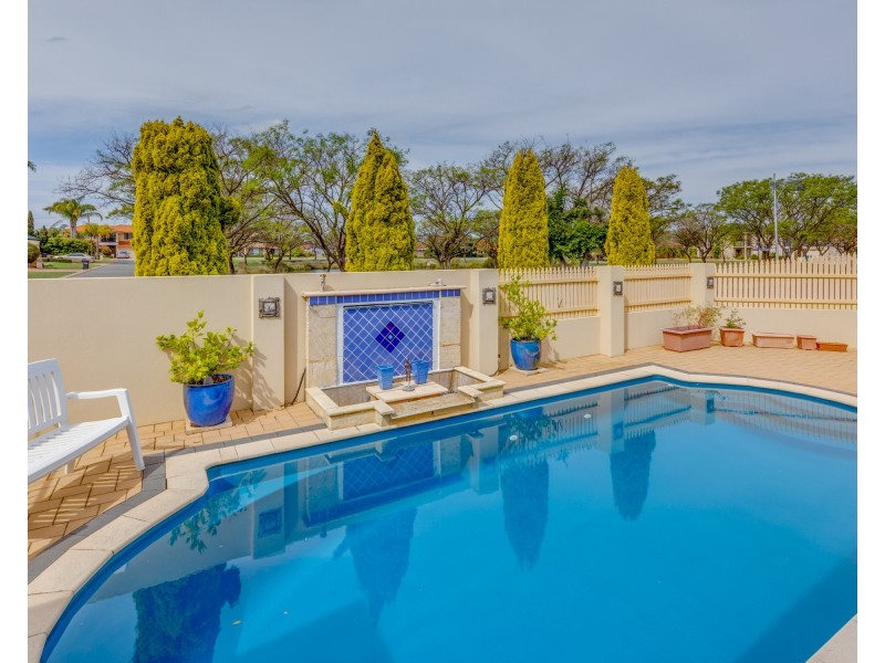 4 Baychester Circle, Canning Vale WA 6155