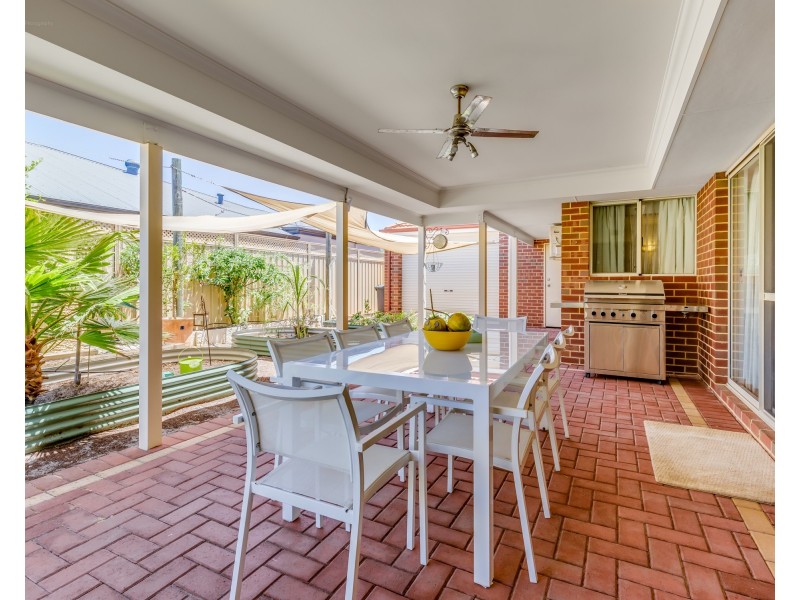 2 Bering Promenade, Canning Vale WA 6155