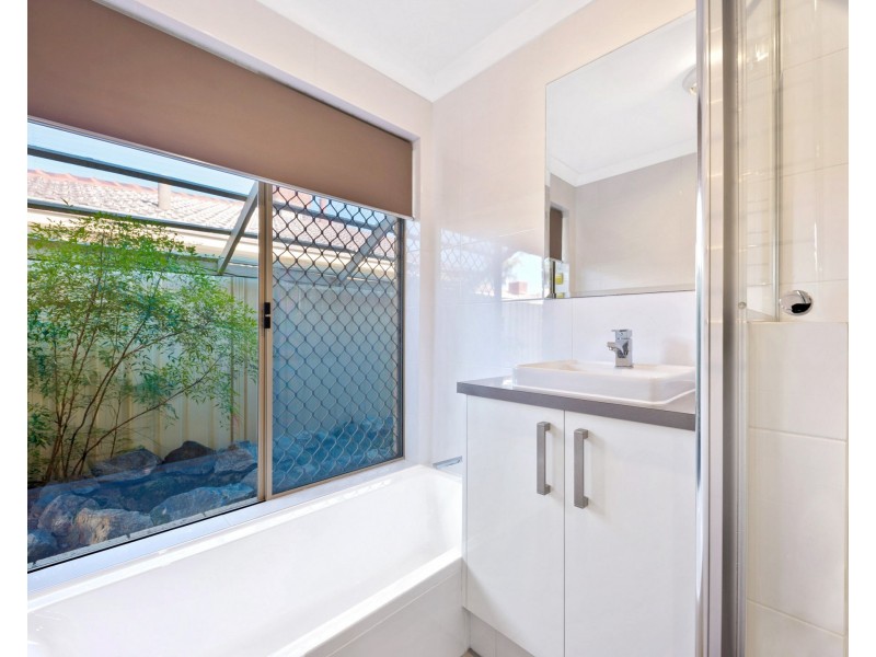 12 Brunswick Road, Thornlie WA 6108