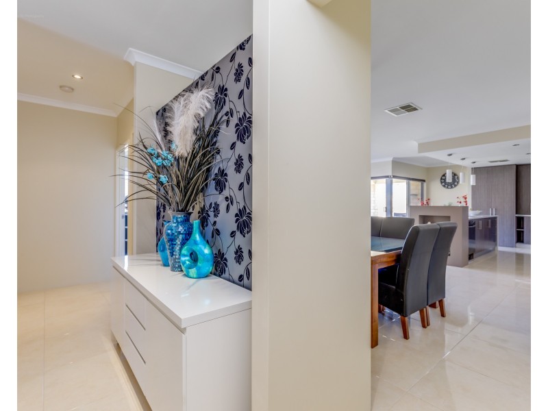 27 Pipeline Boulevard, Piara Waters WA 6112