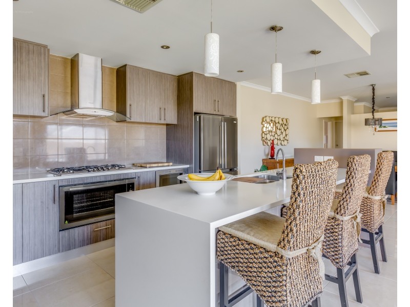 27 Pipeline Boulevard, Piara Waters WA 6112