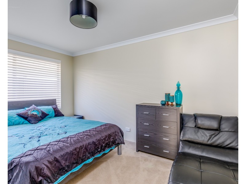 27 Pipeline Boulevard, Piara Waters WA 6112