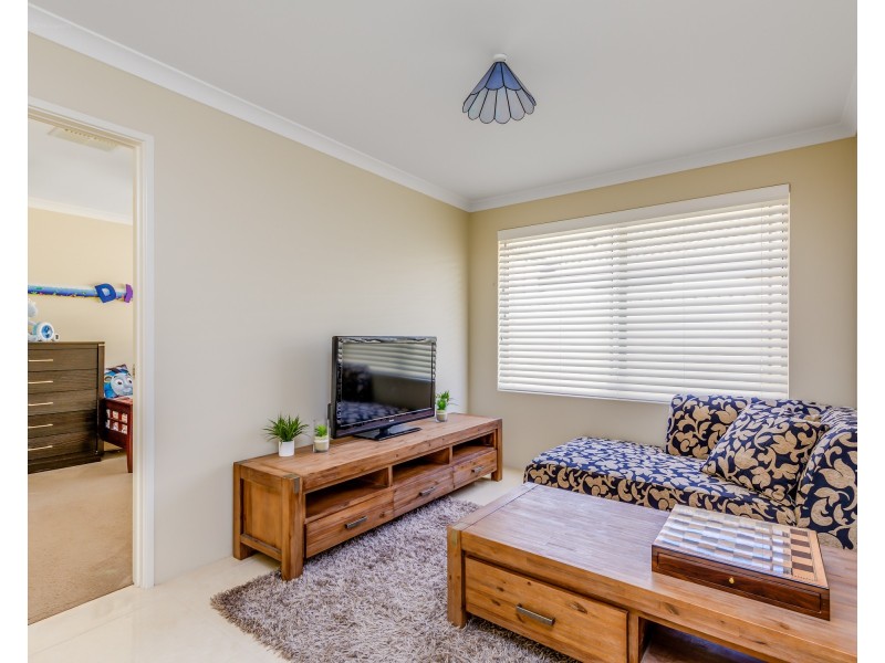 27 Pipeline Boulevard, Piara Waters WA 6112