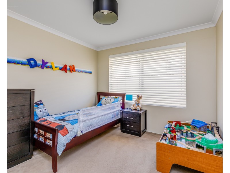 27 Pipeline Boulevard, Piara Waters WA 6112