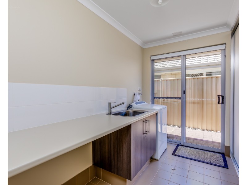 27 Pipeline Boulevard, Piara Waters WA 6112