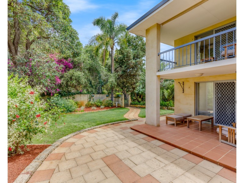 8 Hume Road, Thornlie WA 6108