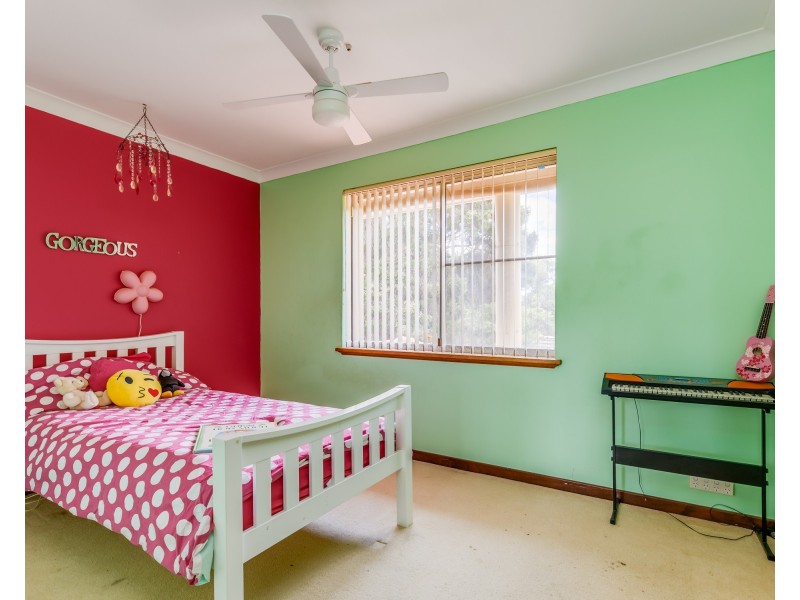 8 Hume Road, Thornlie WA 6108