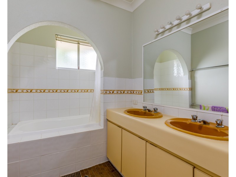 8 Hume Road, Thornlie WA 6108