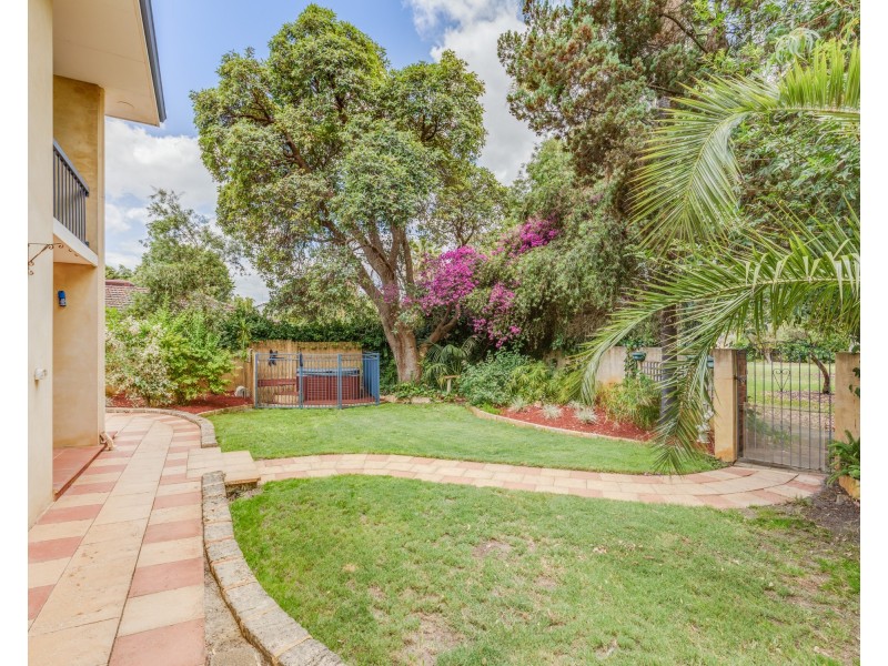 8 Hume Road, Thornlie WA 6108