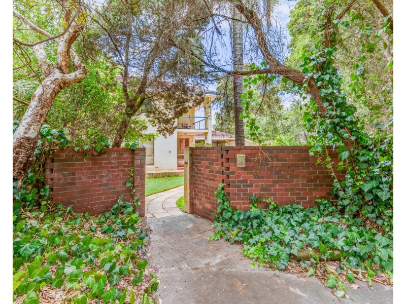 8 Hume Road, Thornlie WA 6108