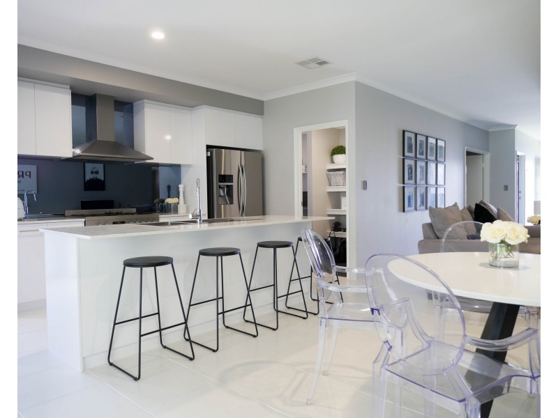 58 Torwood Edge, Halls Head WA 6210