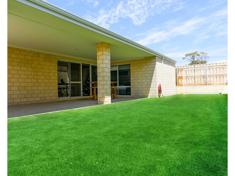 58 Torwood Edge, Halls Head WA 6210