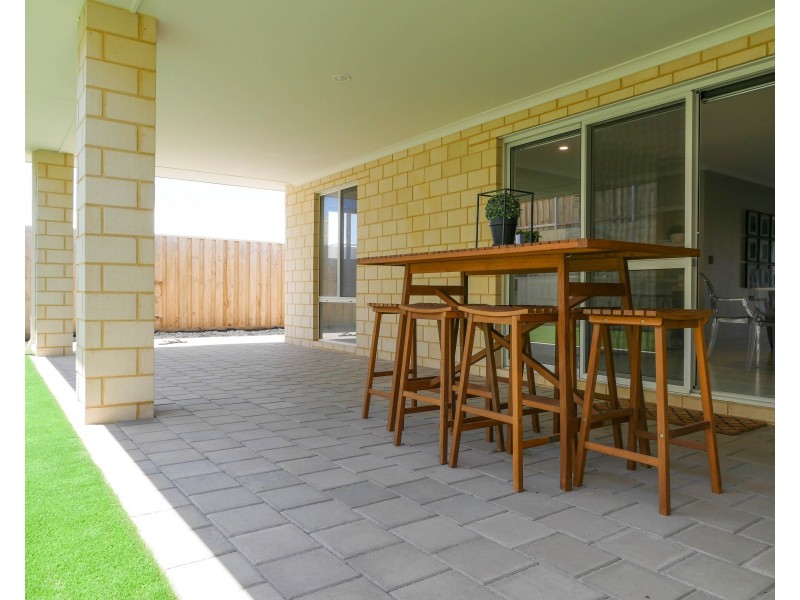 58 Torwood Edge, Halls Head WA 6210