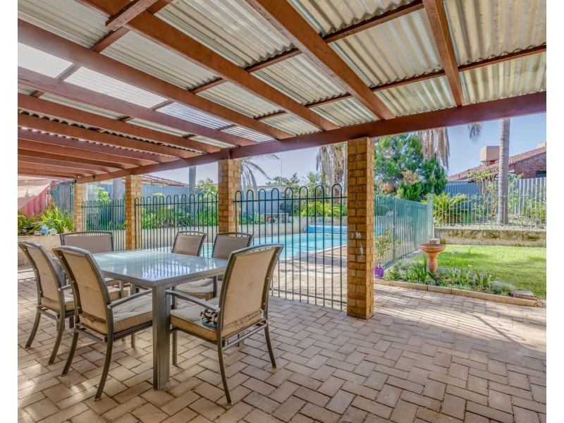 22 Monarch Court, Thornlie WA 6108