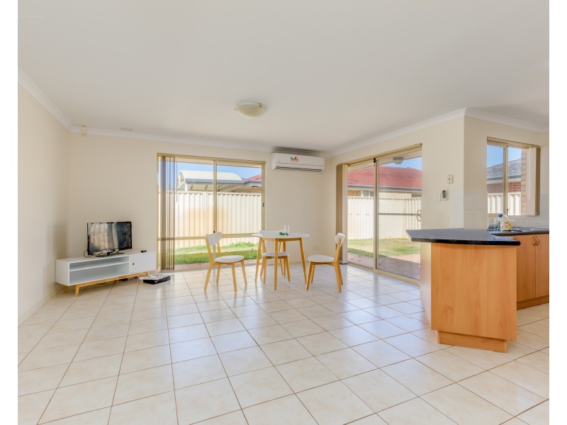 11 LaGuardia Loop, Port Kennedy WA 6172