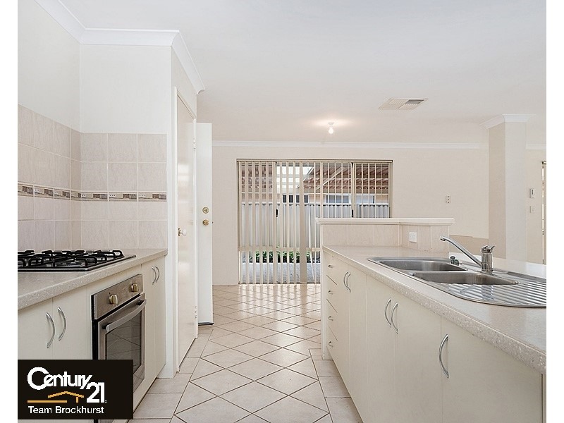 72 Dumbarton Road, Canning Vale WA 6155