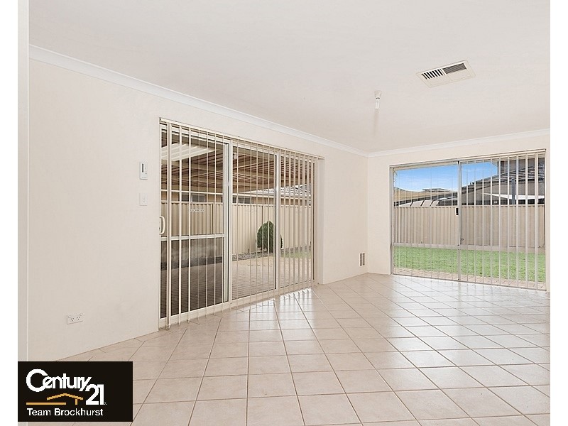 72 Dumbarton Road, Canning Vale WA 6155