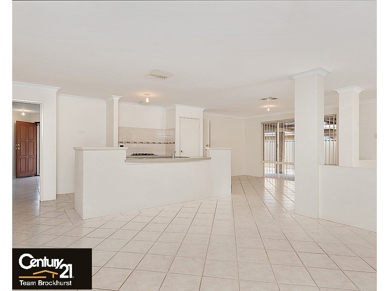 72 Dumbarton Road, Canning Vale WA 6155