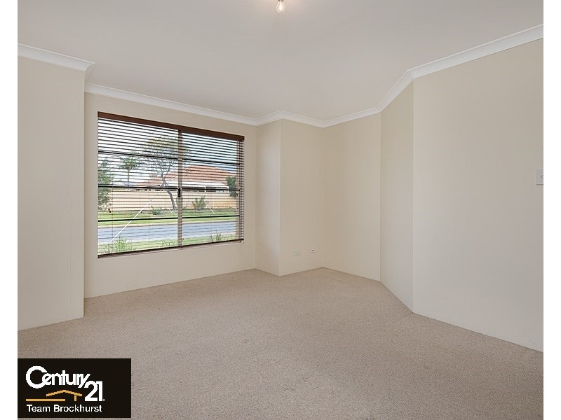 72 Dumbarton Road, Canning Vale WA 6155
