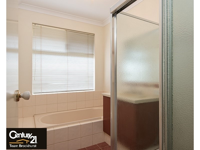 72 Dumbarton Road, Canning Vale WA 6155