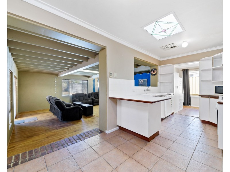 6 Farringdon Way, Huntingdale WA 6110