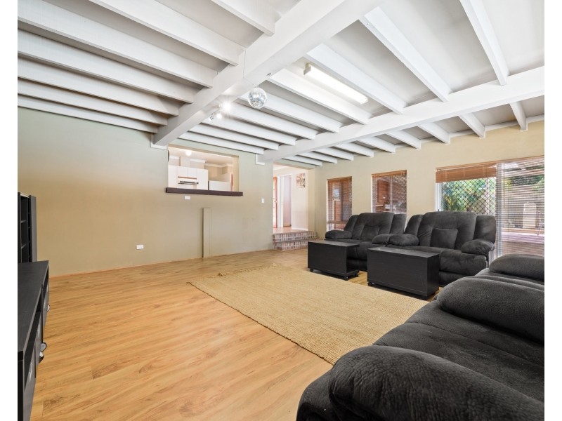 6 Farringdon Way, Huntingdale WA 6110