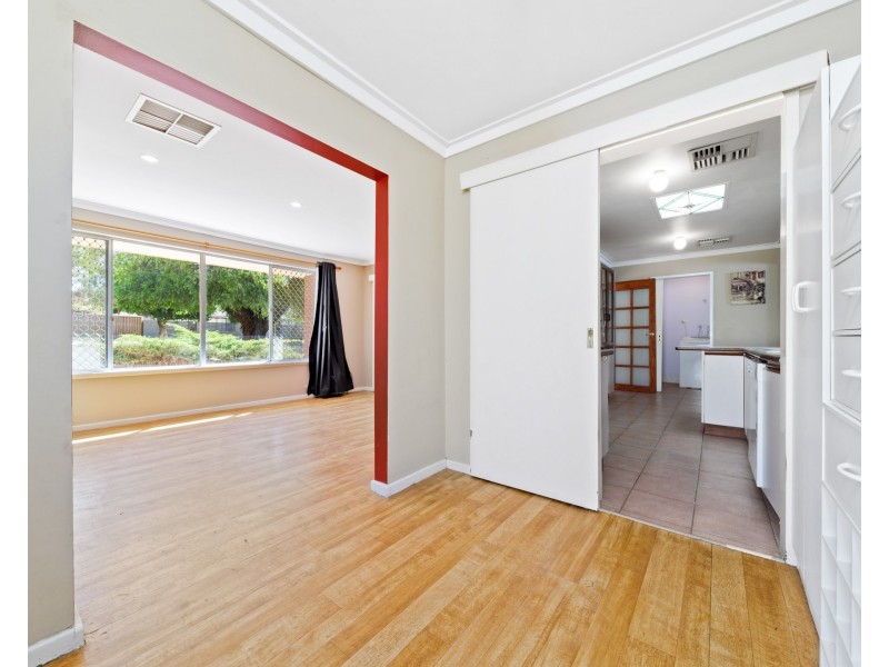 6 Farringdon Way, Huntingdale WA 6110